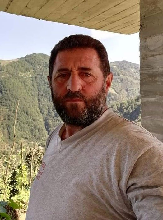 Temizlediği beton mikserinden düşerek öldü