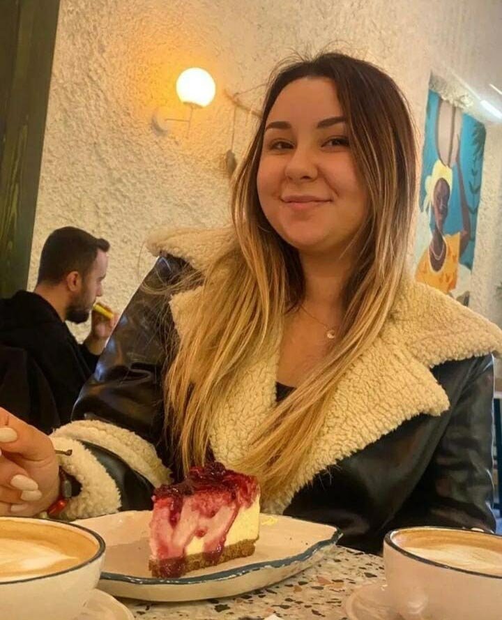 İzmir'de otomobilin çarptığı motosiklet sürücüsü Meryem hayatını kaybetti