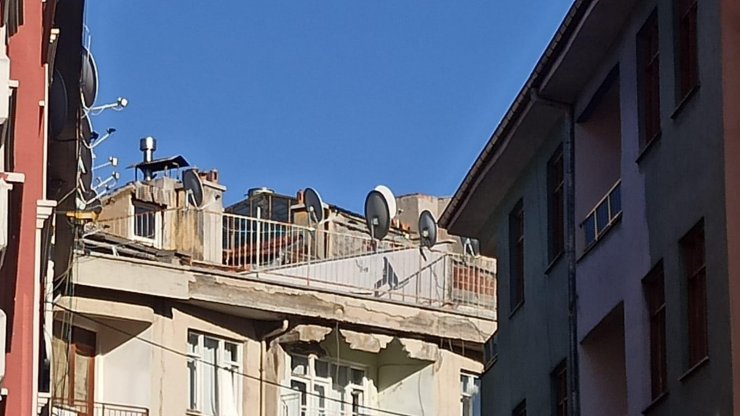 Konya'da çöp evde bulunan 1,5 yaşındaki Asel'in annesi serbest bırakıldı! Şimdi ne olacak?