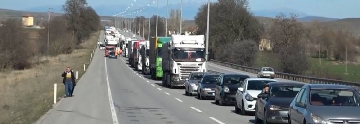 Tanker, traktöre çarptı: 1 ağır yaralı