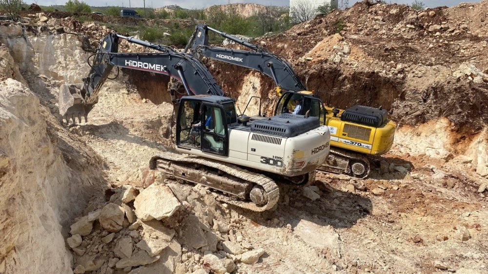 25 bin kalıcı konutun yapılacağı kentte iş makineleri mesaiye başladı