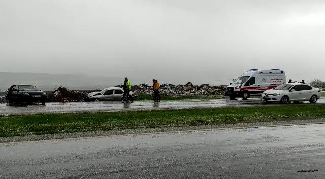 Aynı yerde yarım saat arayla 2 kaza