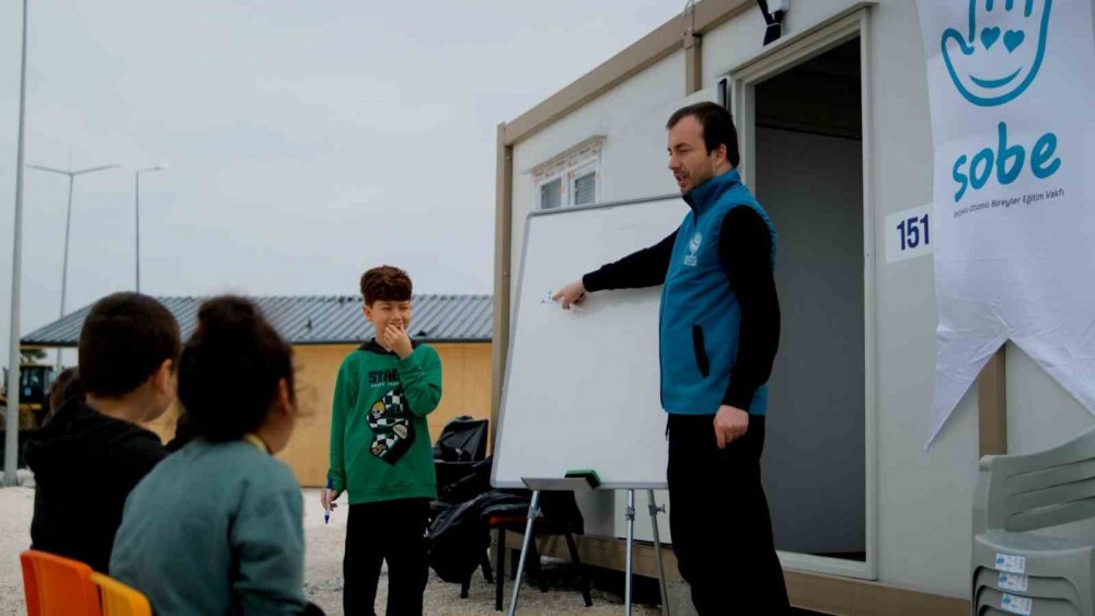 Konya, deprem bölgesindeki ’otizmli özel çocukları’ unutmadı