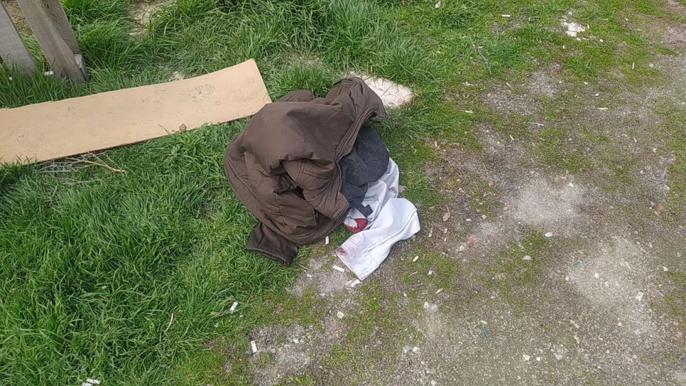 Kafasından bıçaklanan genç ağır yaralandı