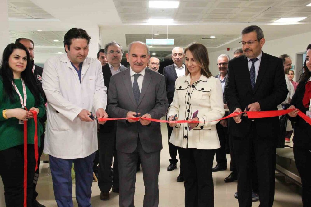 Konya Numune Hastanesi Tıbbi Patoloji Uzmanı hastalıklı dokuları sanat eserine dönüştürdü