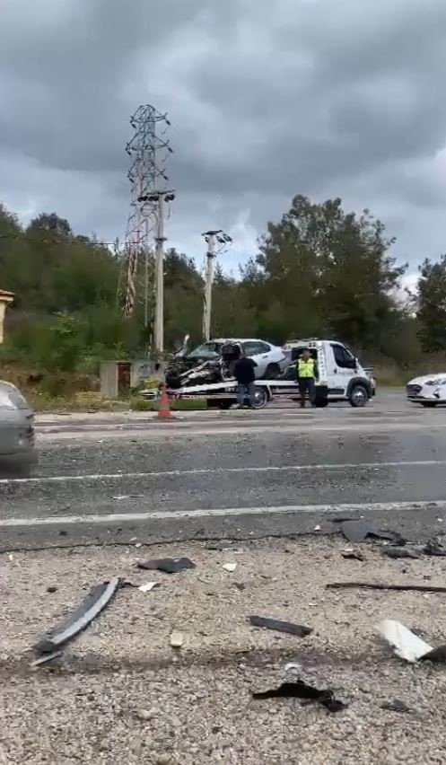 Feci kazada sürücü olay yerinde Konyalı genç avukat hastanede öldü