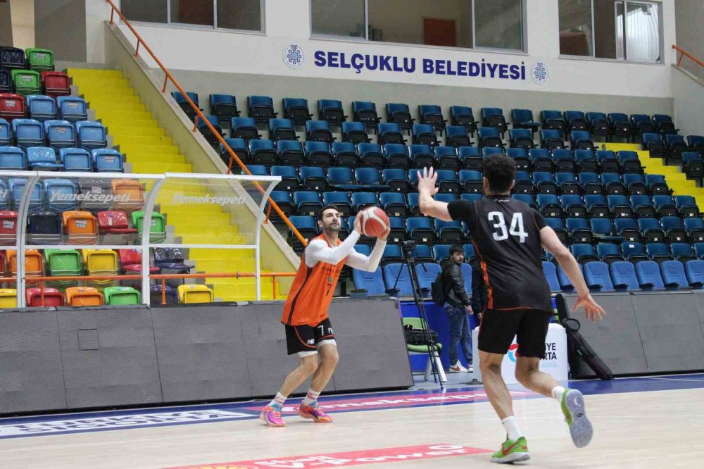 Konyaspor Basketbol'da ligde kalma hesapları