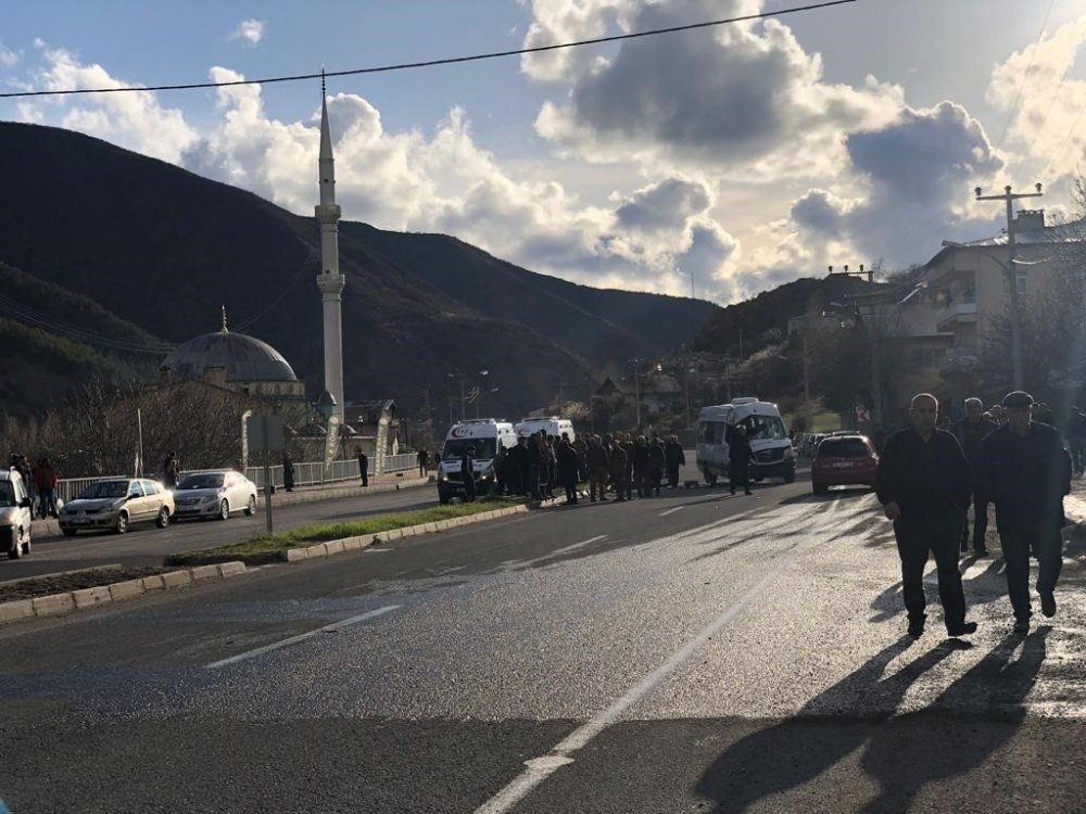 İşçi servisi kaza yaptı: 1 ölü, 7 yaralı