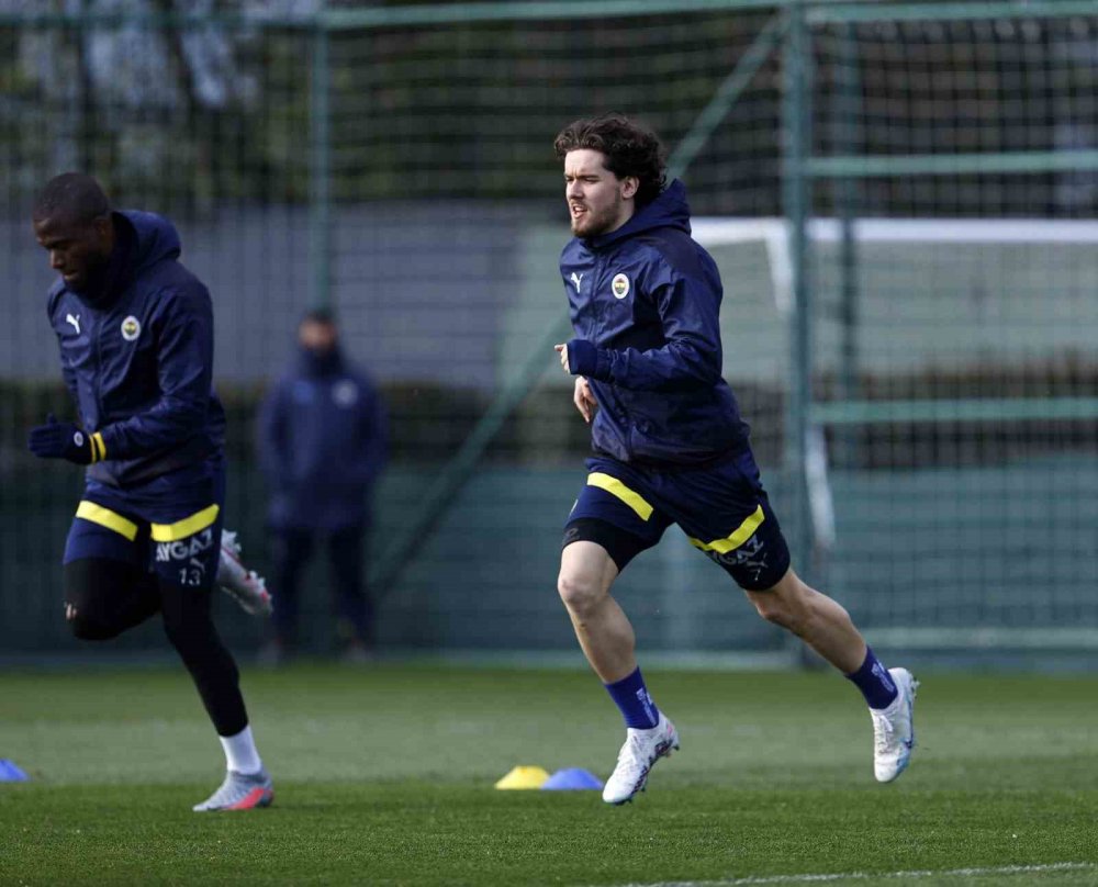 Fenerbahçe, Fatih Karagümrük maçı hazırlıklarını tamamladı