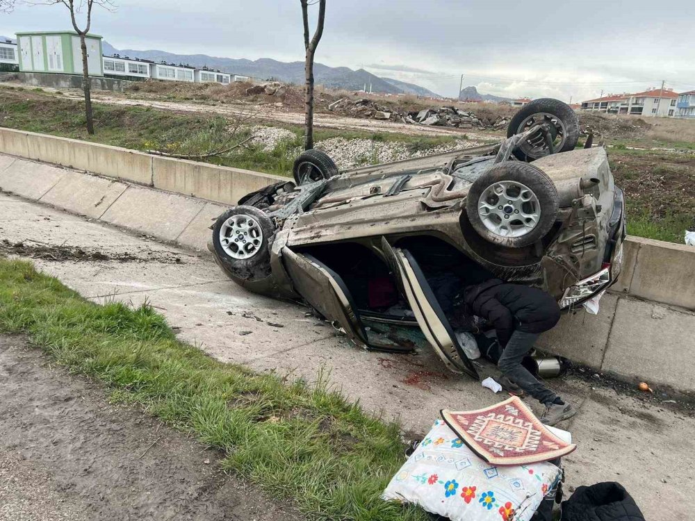 Afyonkarahisar-Konya kara yolunda kaza! Yaralılar var