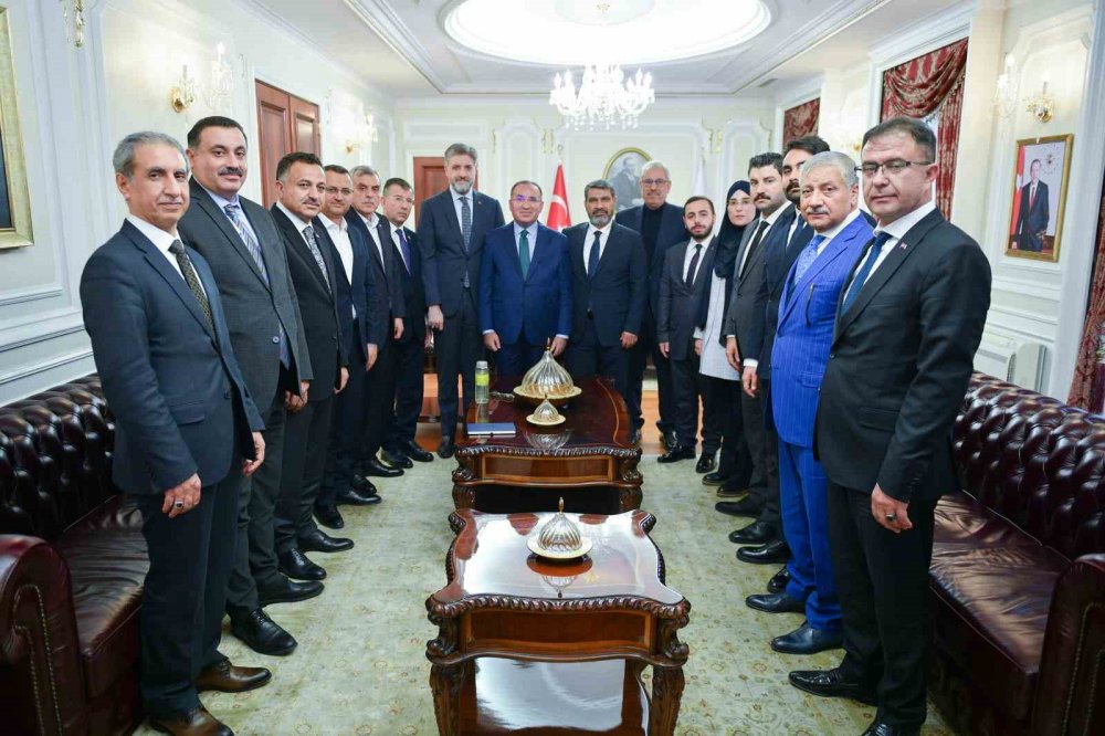 Bakan Bozdağ, AK Parti Şanlıurfa milletvekili adaylarıyla bir araya geldi