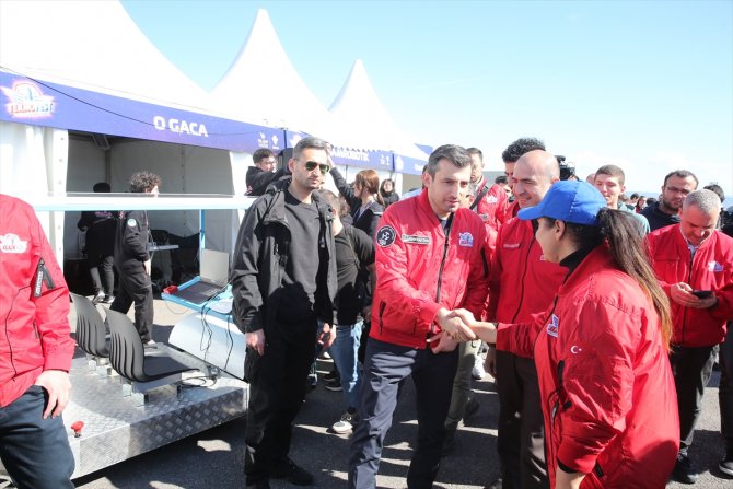 Selçuk Bayraktar: Geleceğin akıllı arabalarını yapacak gençler TEKNOFEST'te yetişiyor