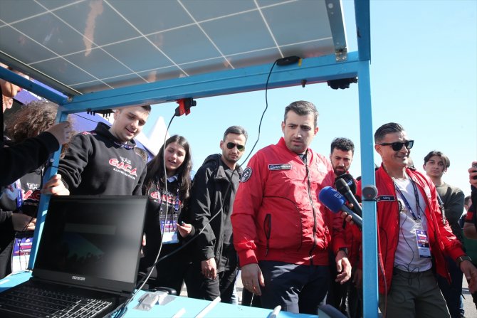 Selçuk Bayraktar: Geleceğin akıllı arabalarını yapacak gençler TEKNOFEST'te yetişiyor