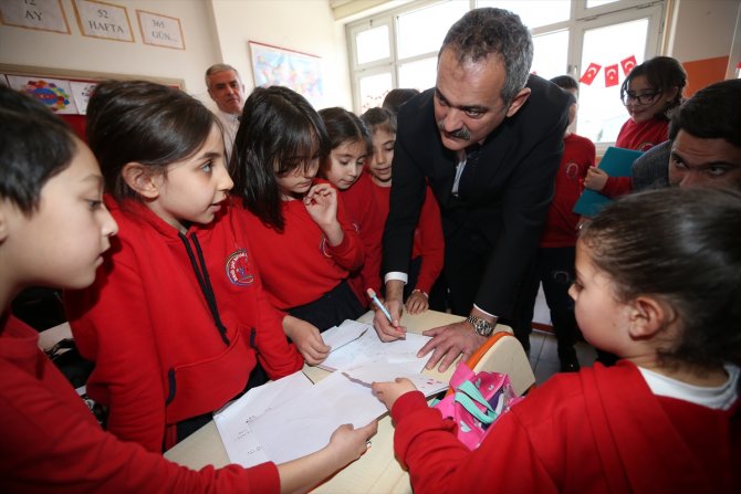 Milli Eğitim Bakanı Mahmut Özer'den açıklama! İki ildeki tüm okullar açılıyor