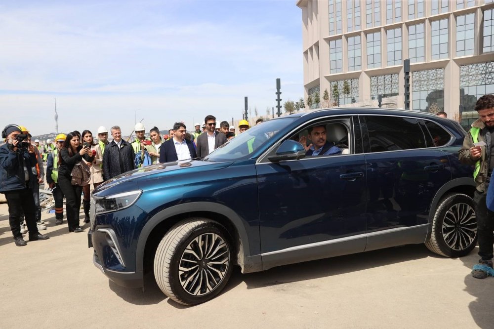 Bakan Kurum, Togg'a hayran kaldı: "Araba müthiş, çok iyiymiş, acayip konforlu"