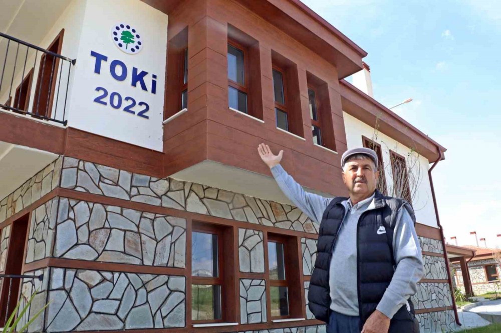 Türkiye’nin en büyük yangınından etkilenen köy TOKİ ile yeniden doğdu