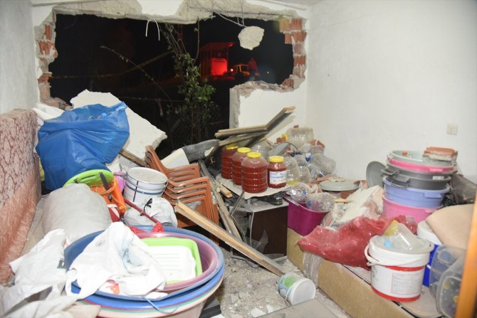 Kırıkkale'de yol kenarındaki eve çarpan otomobilin sürücüsü öldü