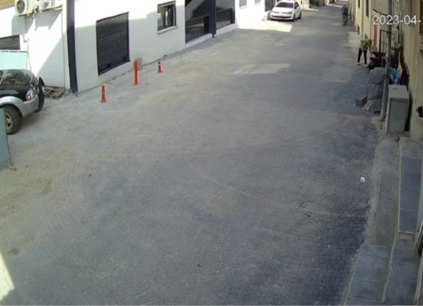 Oğlunun özürlü maaşını komşusuna kaptırdı