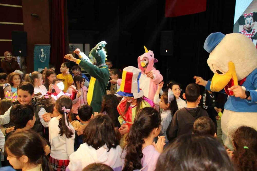 Son Ramazan eğlencesinde çocuklar doyasıya eğlendi