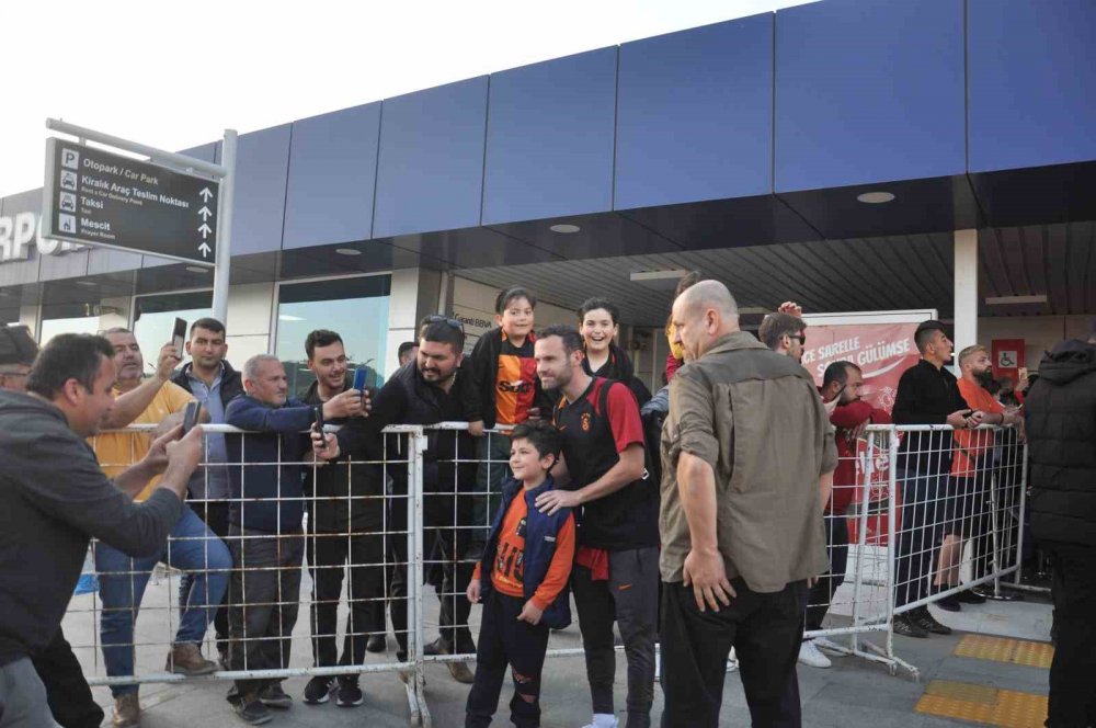 Galatasaray kafilesi Alanyaspor maçı için Gazipaşa’da