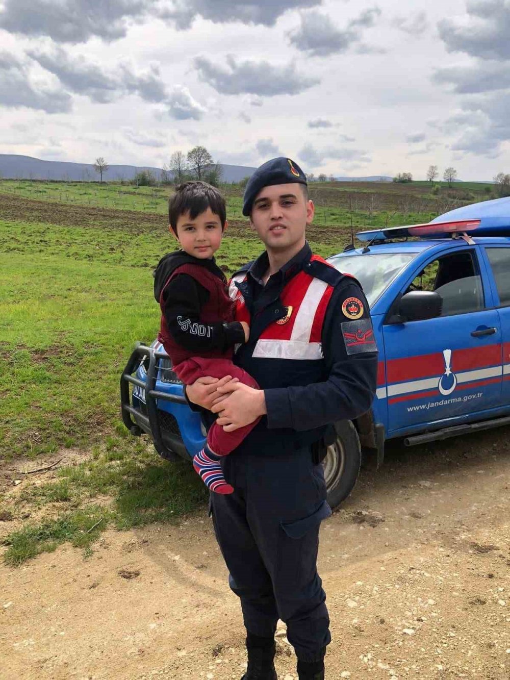 Kaybolan çocuk için köy halkı seferber oldu