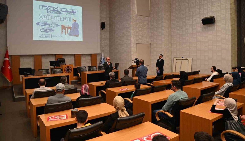 Konya'da Kur’an Öğreniyorum Yarışması’nda ödüller sahiplerini buldu