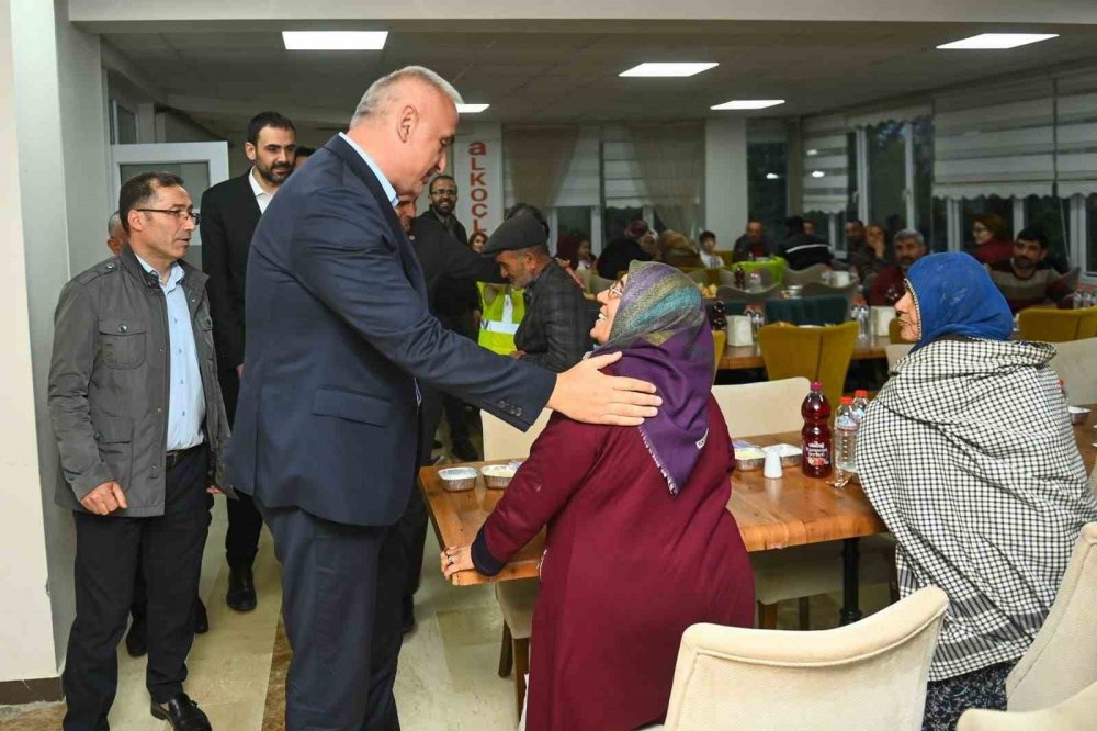 Bakan Ersoy: “Yaralarımızı el birliğiyle sarıyoruz”