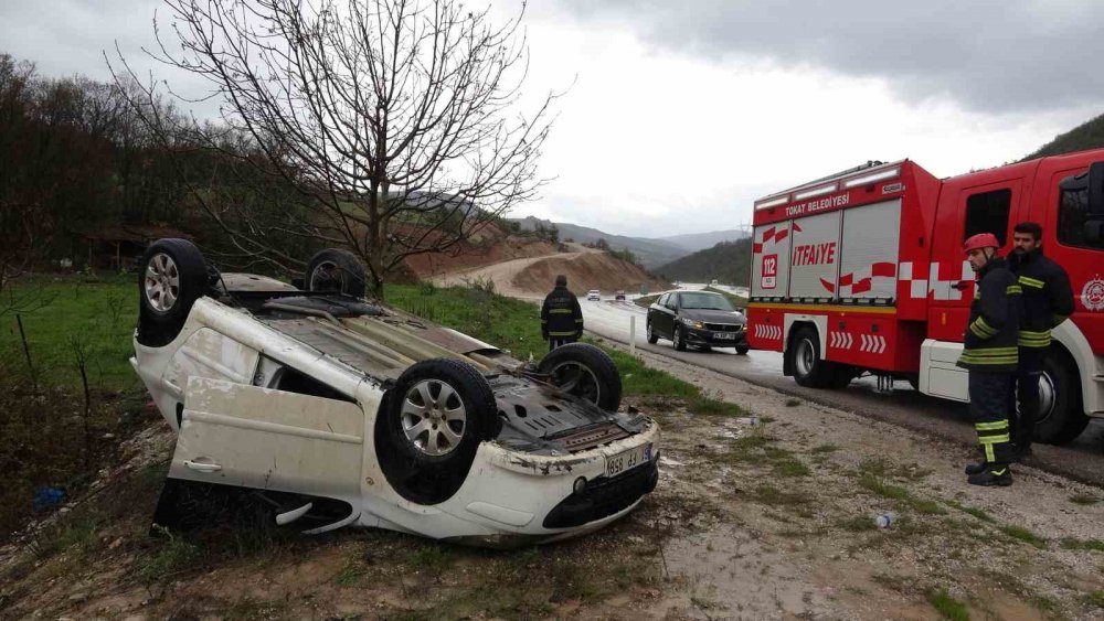 Otomobil takla attı; 2 yaralı