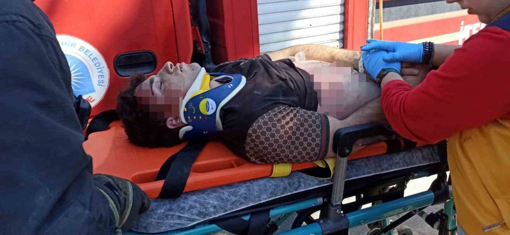 Sollama yaparken palmiyeye çarptı