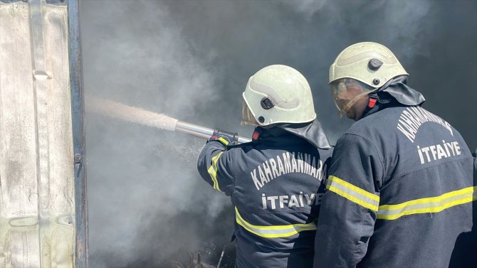 Depremde zarar görmüştü! Mobilya fabrikasında yangın