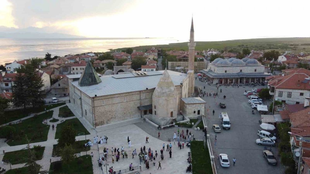 Konya'da bulunan Anadolu'da ayakta kalan en erken tarihli bedestenlerden birisi tarihi kimliğine yeniden bürünüyor