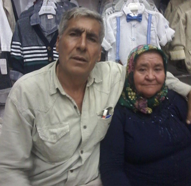 Minibüs elektrik direğine çarptı: 2 ölü, 1 yaralı