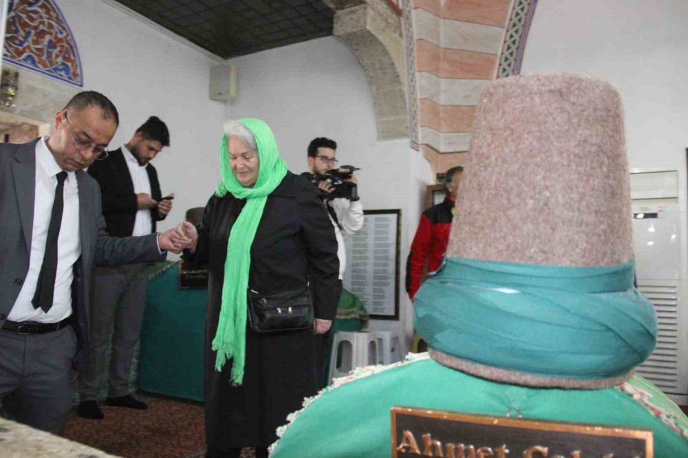 Hazreti Mevlana için Karaman’dan Konya’ya Sevgi ve Barış Yürüyüşü düzenlendi