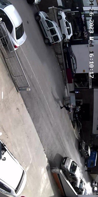 Çöp konteyneri az kalsın faciaya neden oluyordu