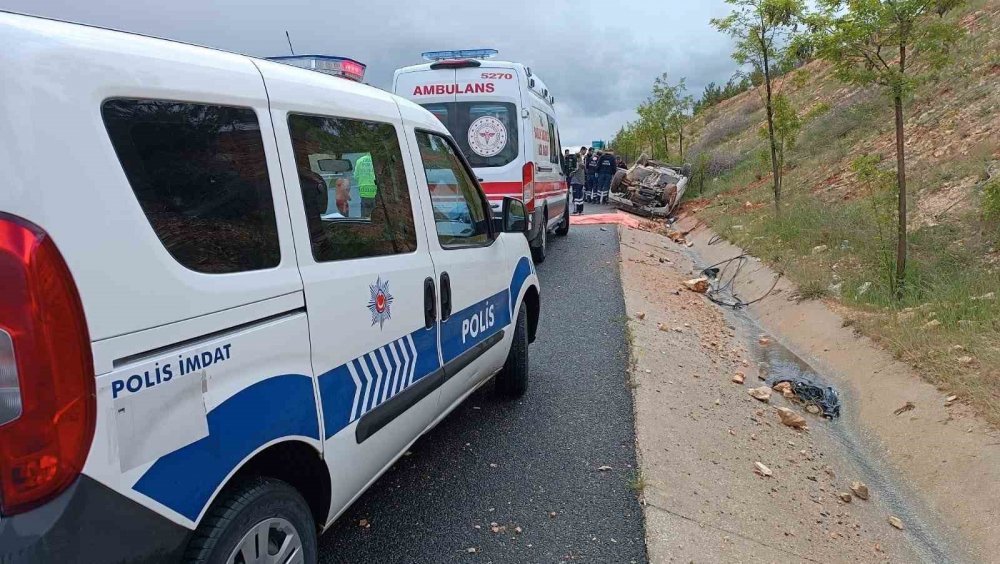 İki kardeşin bulunduğu araç takla attı, 15 yaşındaki çocuk hayatını kaybetti