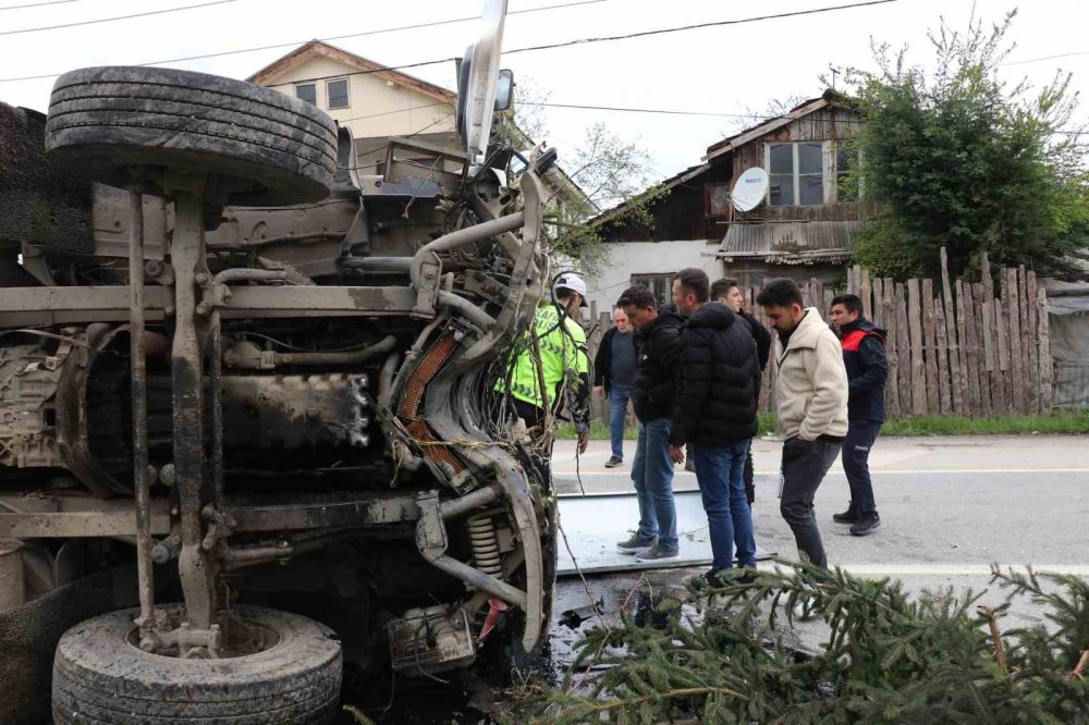 Kamyon korku dolu anlar yaşattı
