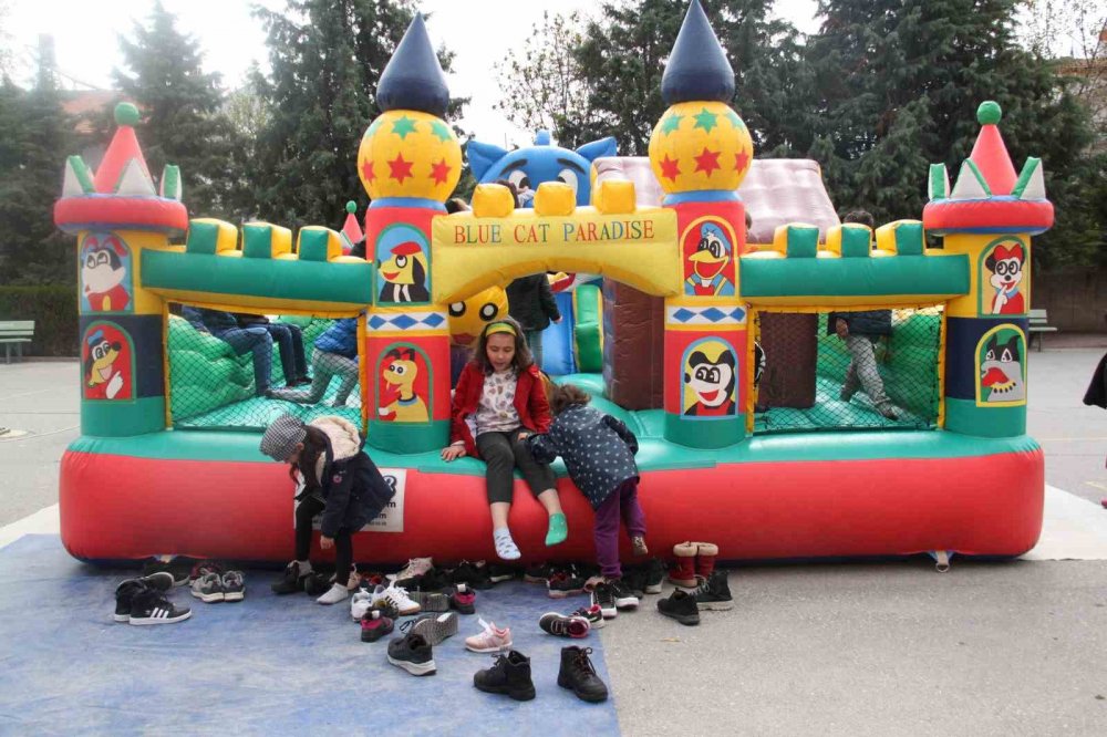 Öğretmenler bu sefer depremzede çocuklar için el ele verdi