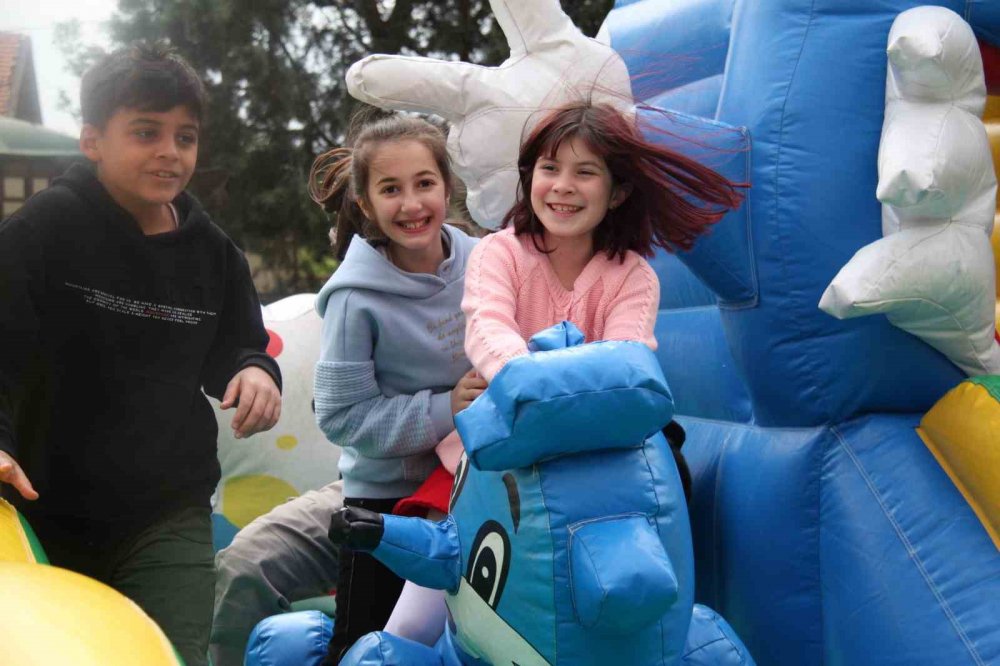Öğretmenler bu sefer depremzede çocuklar için el ele verdi