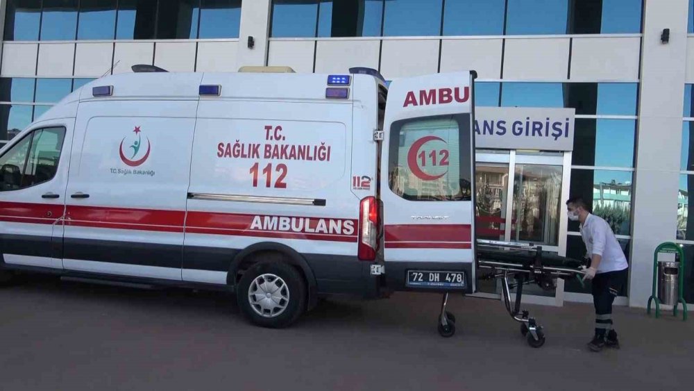 Otomobil takla attı