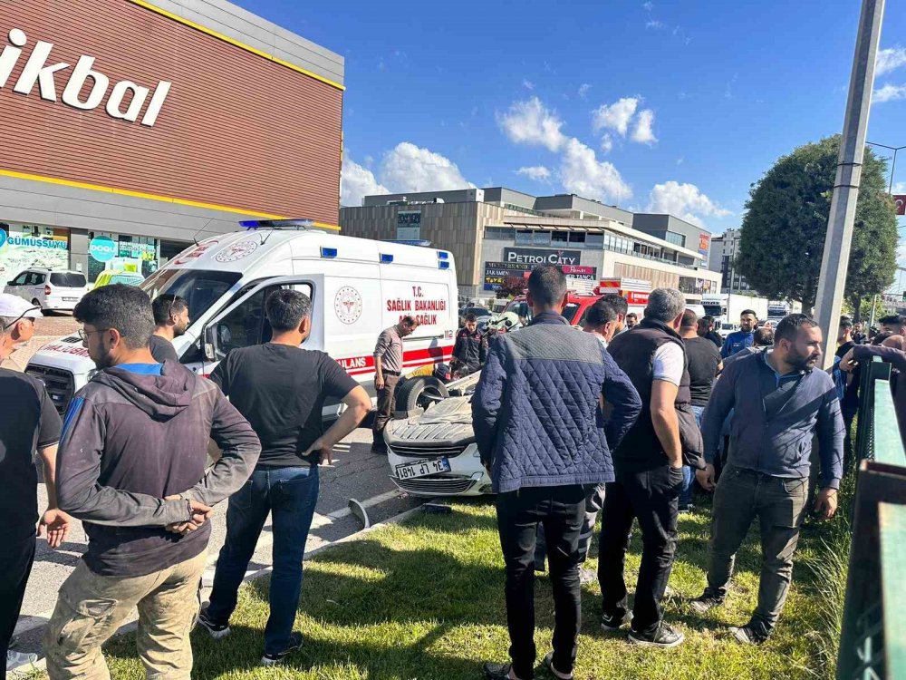 Otomobil takla attı