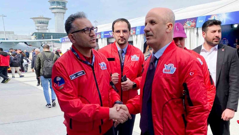 YÖK Başkanı Özvar, SÜ standını gezdi