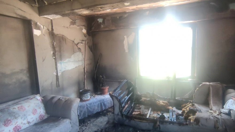 Apartman dairesi küle döndü