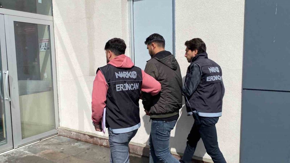 Midesinde uyuşturucu sevkiyatı yaptı!