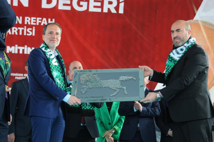 Erbakan: Ekonomiyi çözmeniz mümkün değil