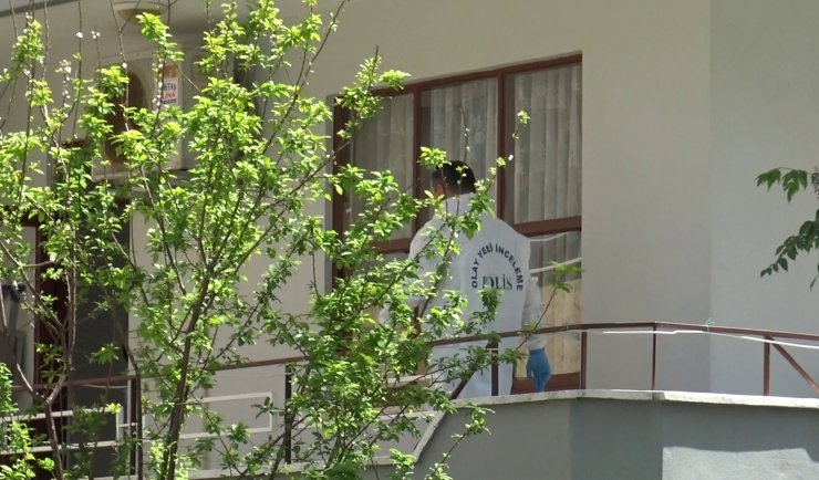 Annesini öldürmüştü! Kent merkezinde yakalandı