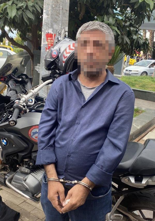 Annesini öldürmüştü! Kent merkezinde yakalandı