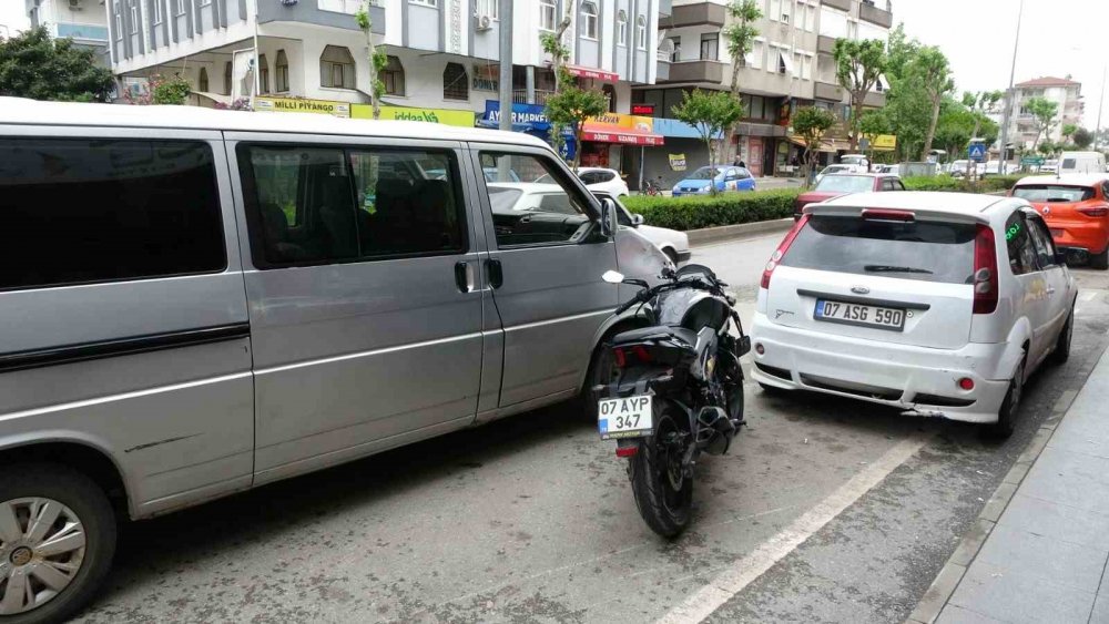 Kaskı sayesinde ölümden döndü