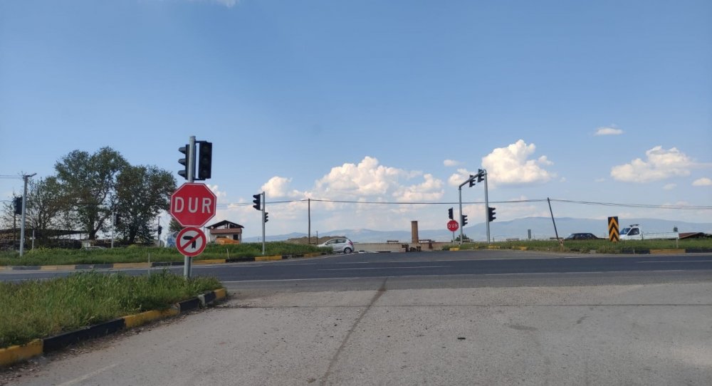 Ölüm kavşağına sinyalizasyon yapıldı