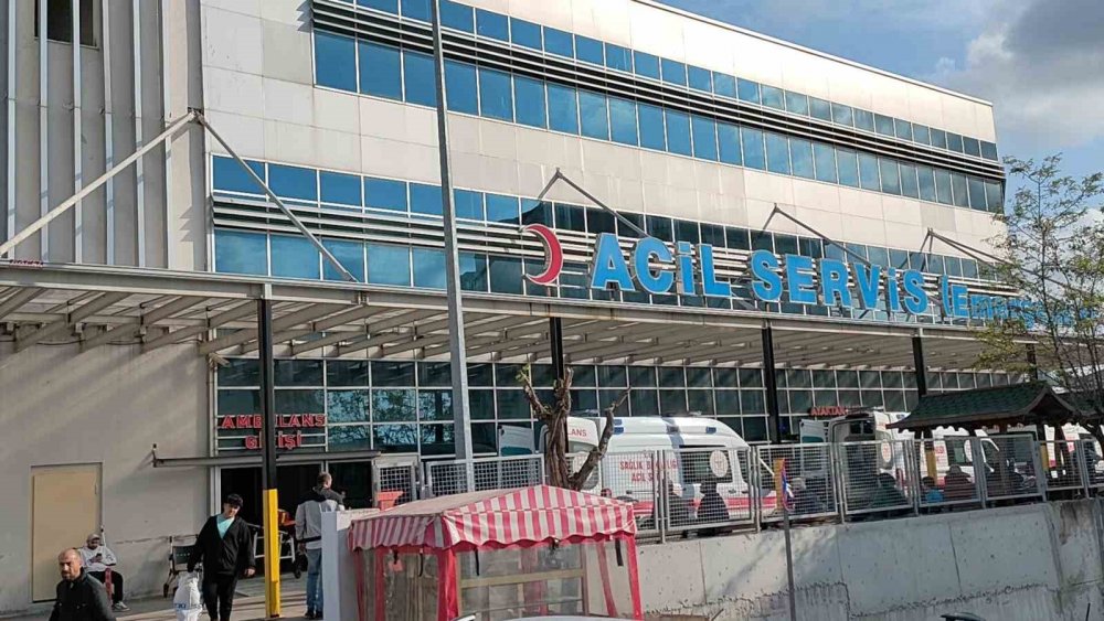 Salıncaktan düşen çocuk yaralandı