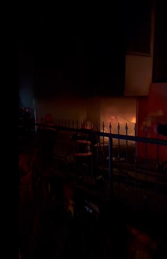 Samsun'da park halindeki otomobil yandı